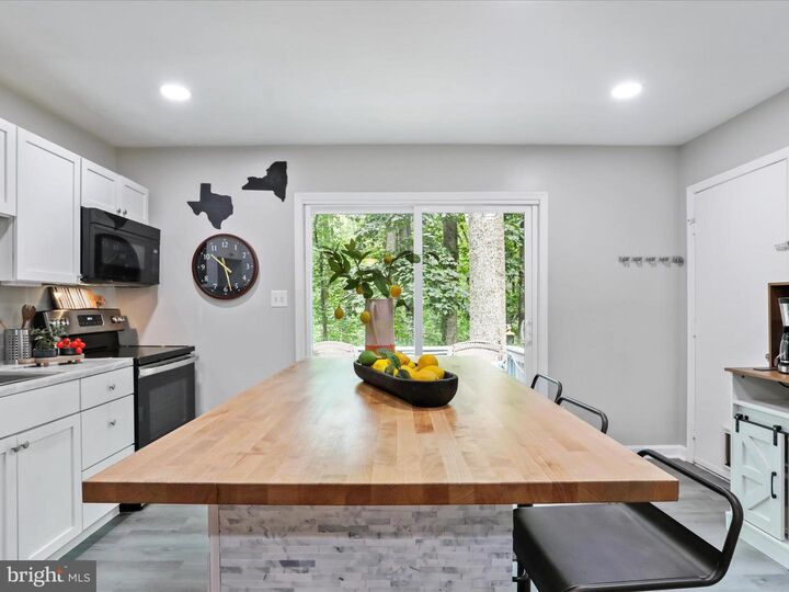 Property Photo:  462 Wild Rose Lane  WV 25425 
