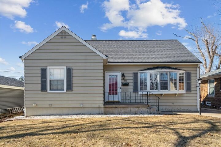 Property Photo:  344 19th Street NW  IA 52405 