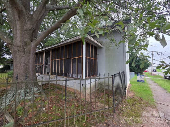 Property Photo:  401 E Trade Street  NC 28034 