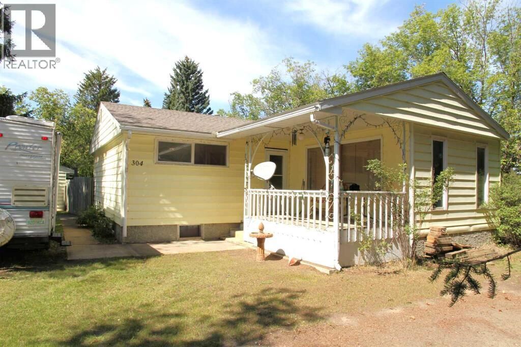 Property Photo:  304 Main Street  SK S0M 2J0 