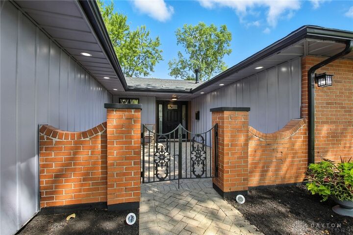 Property Photo:  4816 Stonehedge Street  OH 45426 