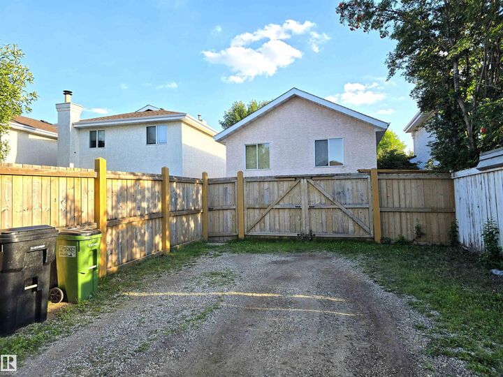 Property Photo: 176 River Point(E) NW AB T5A 4Y5