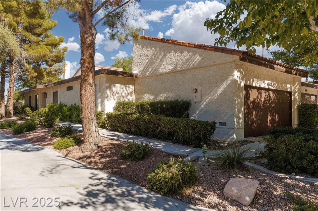 Property Photo: 3017 Conquista Court NV 89121