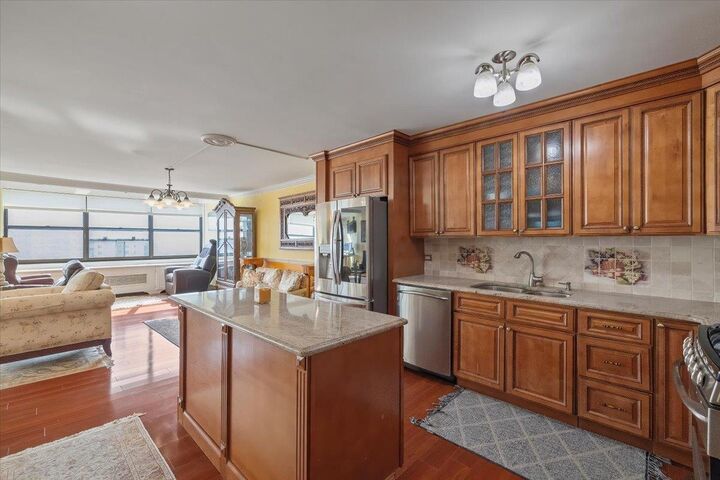 7002 Blvd East 27F  Guttenberg NJ 07093 photo