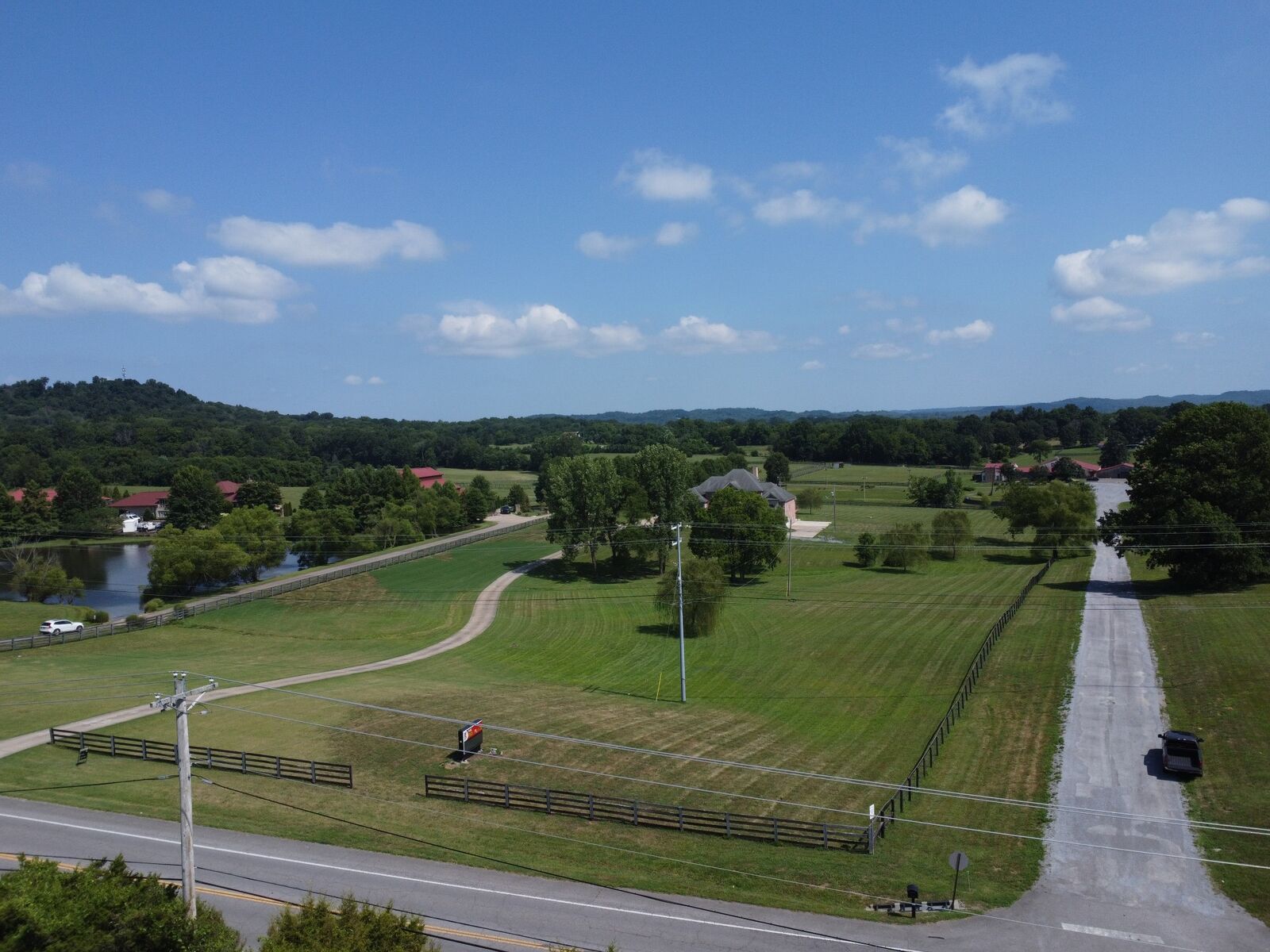 Property Photo: 1616 Long Hollow Pike TN 37066