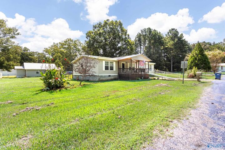 Property Photo: 395 Jerry Cir AL 35901