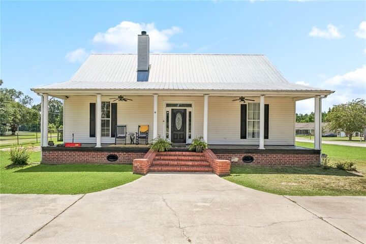 1512 Sunset Drive  Bogalusa LA 70427 photo