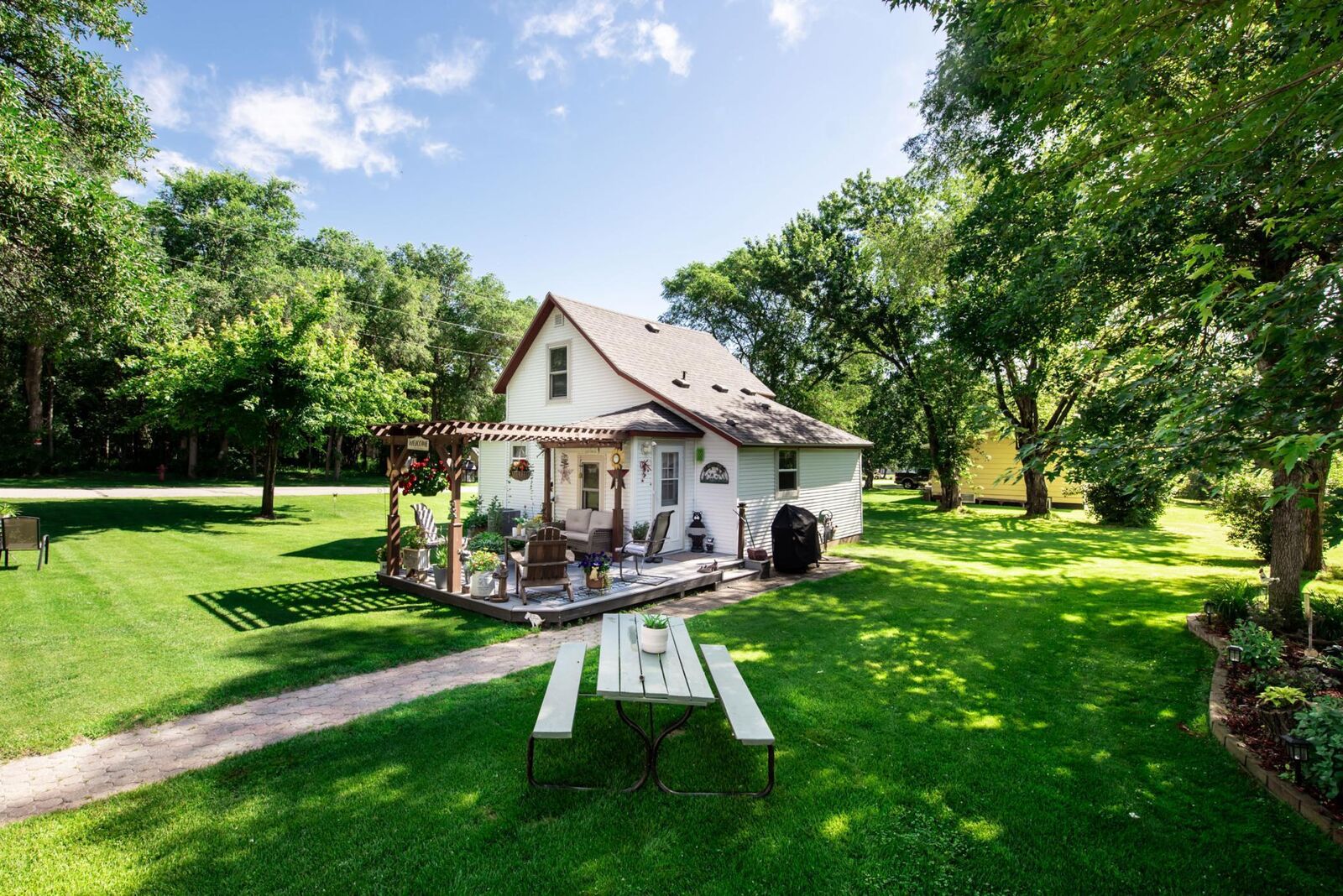 Property Photo:  507 W Langen Street  MN 56515 