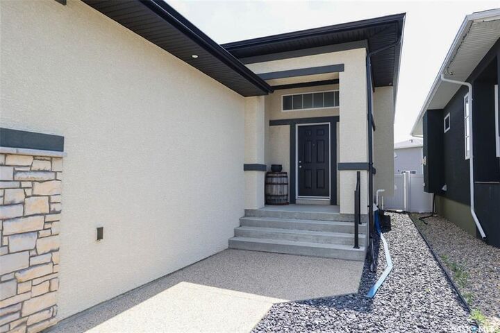 Property Photo:  4833 E Keller Avenue  SK S4V 3S6 