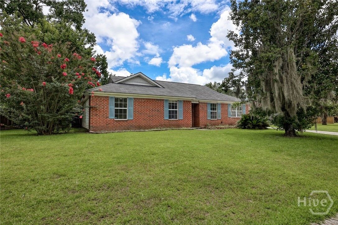 Property Photo:  110 Laurelwood Drive  GA 31419 