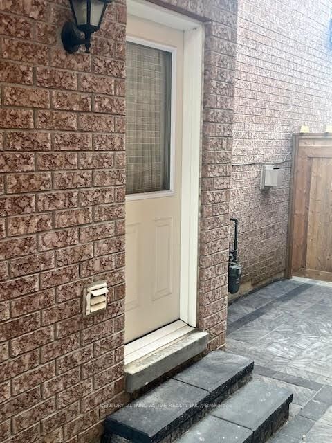 Property Photo:  43 Starfire Drive Bsmt Apt #4  ON M1C 5K1 