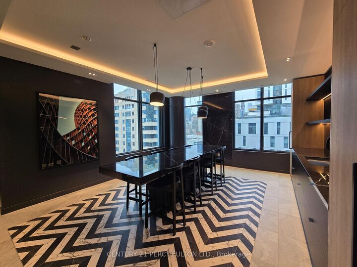 Photo de la propriété: 252 Church Street Ph11 ON M5B 1Z2