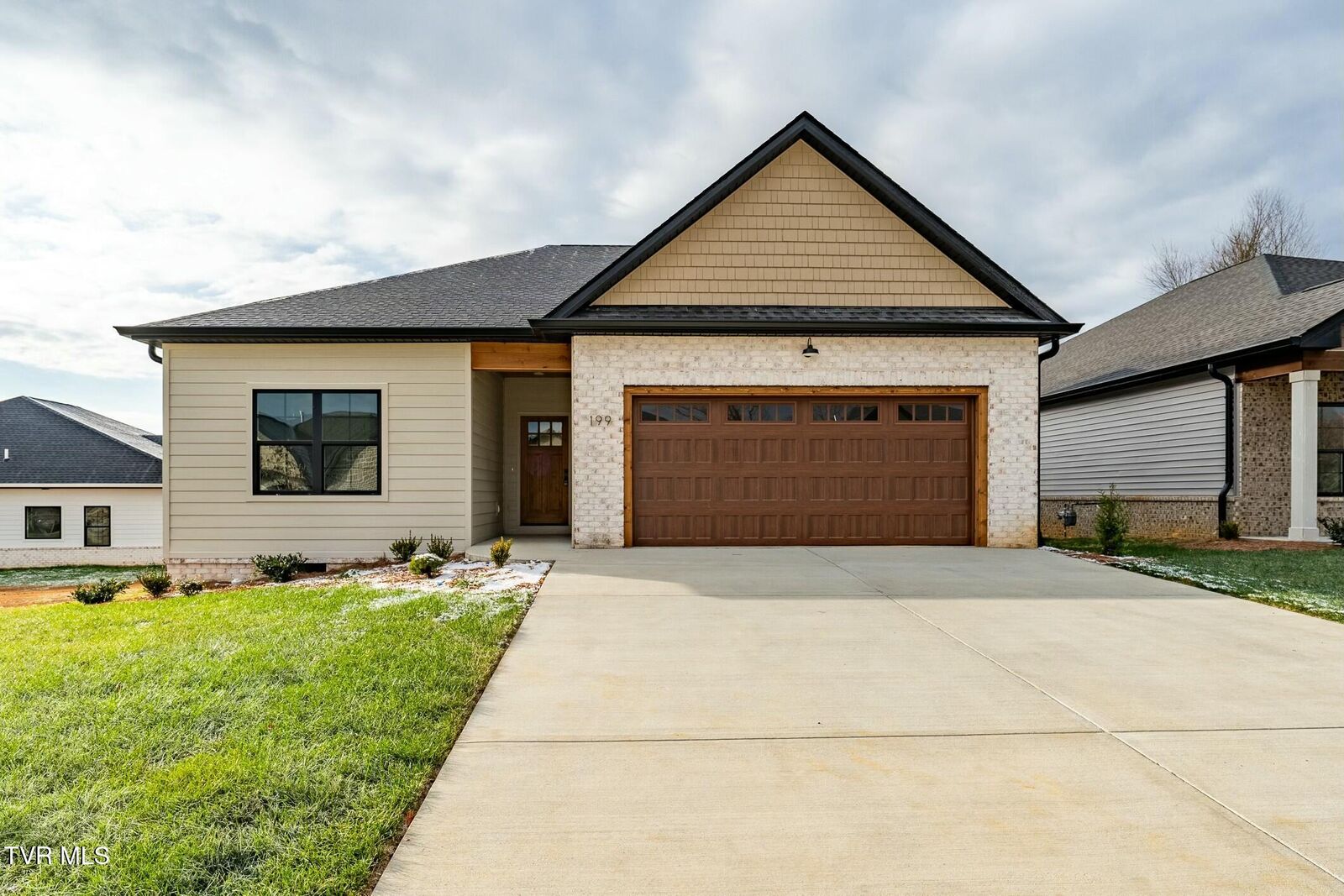 Property Photo: 199 Dry Kiln Court TN 37615