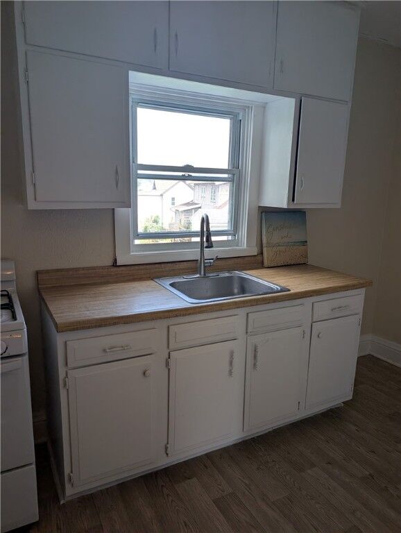 Property Photo: 130 May 2 PA 15301