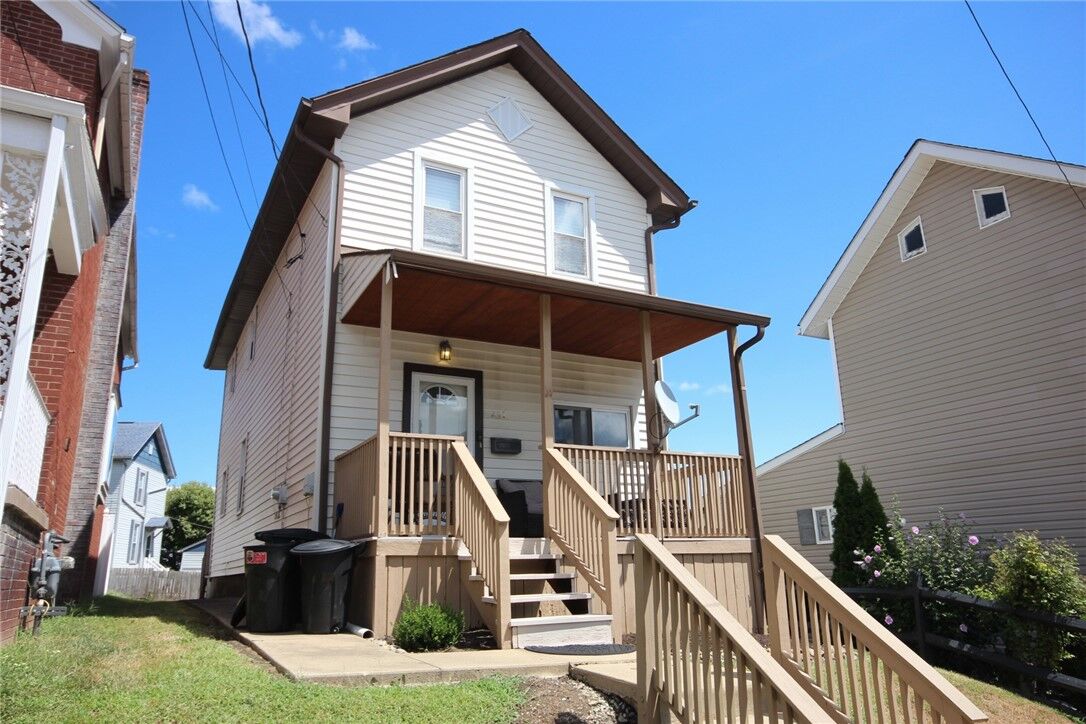 Property Photo:  207 Seminary Avenue  PA 15601 