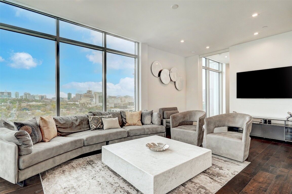 Property Photo: 501 West Avenue 1304 TX 78701