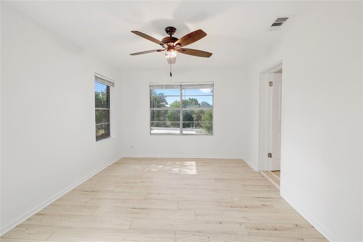 Property Photo:  18502 E Lakeview Drive  TX 78645 