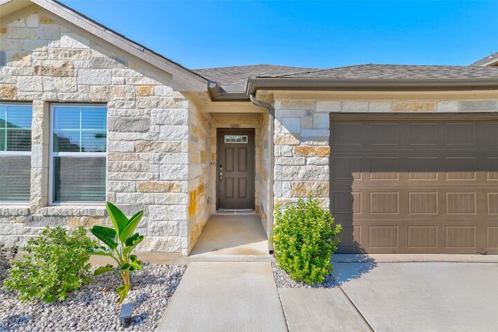 Property Photo:  101 Skyview Farm Lane  TX 78642 