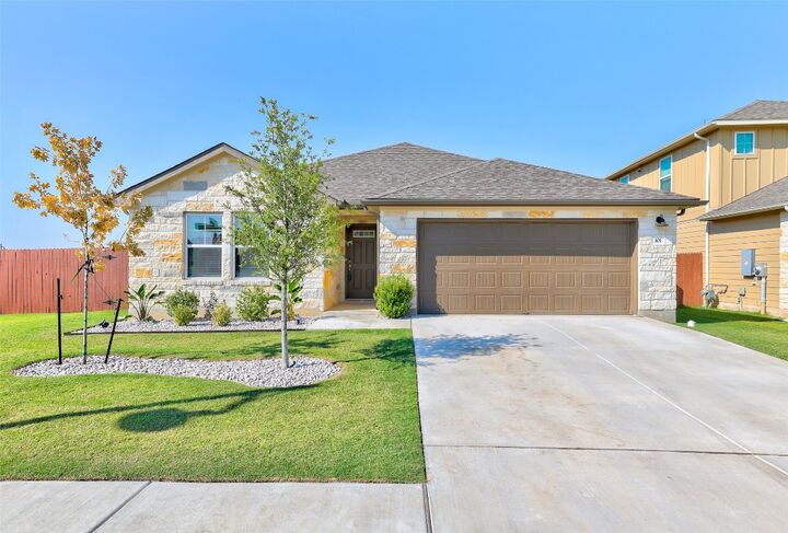 Property Photo: 101 Skyview Farm Lane TX 78642