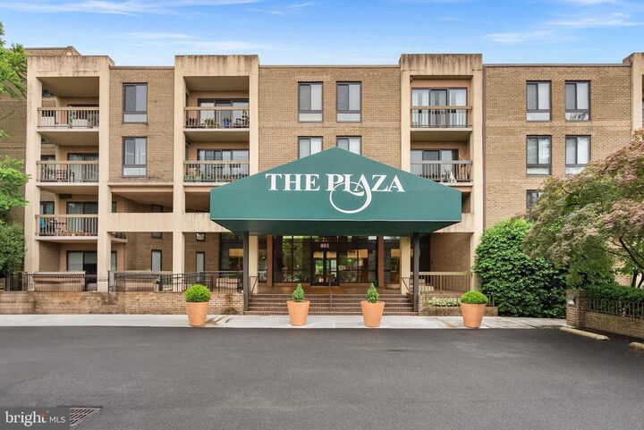 Property Photo: 803 N Howard Street 254 VA 22304