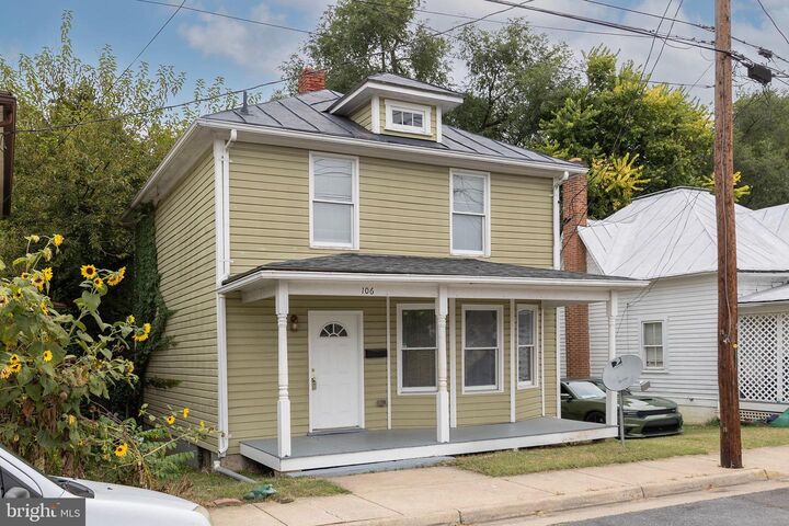 106 W Southwerk Street  Winchester VA 22601 photo