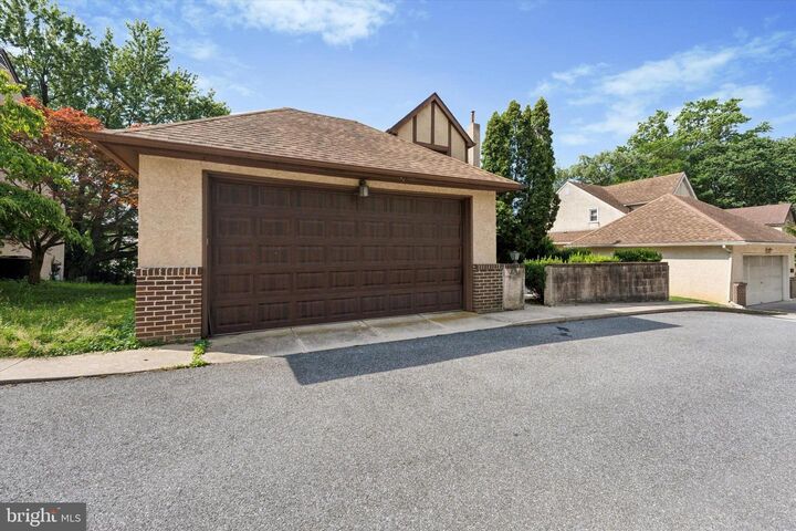 Property Photo:  1505 City Avenue  PA 19096 