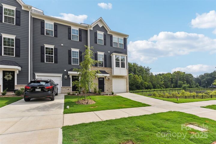 Property Photo:  3222 Beeler Lane  NC 28208 