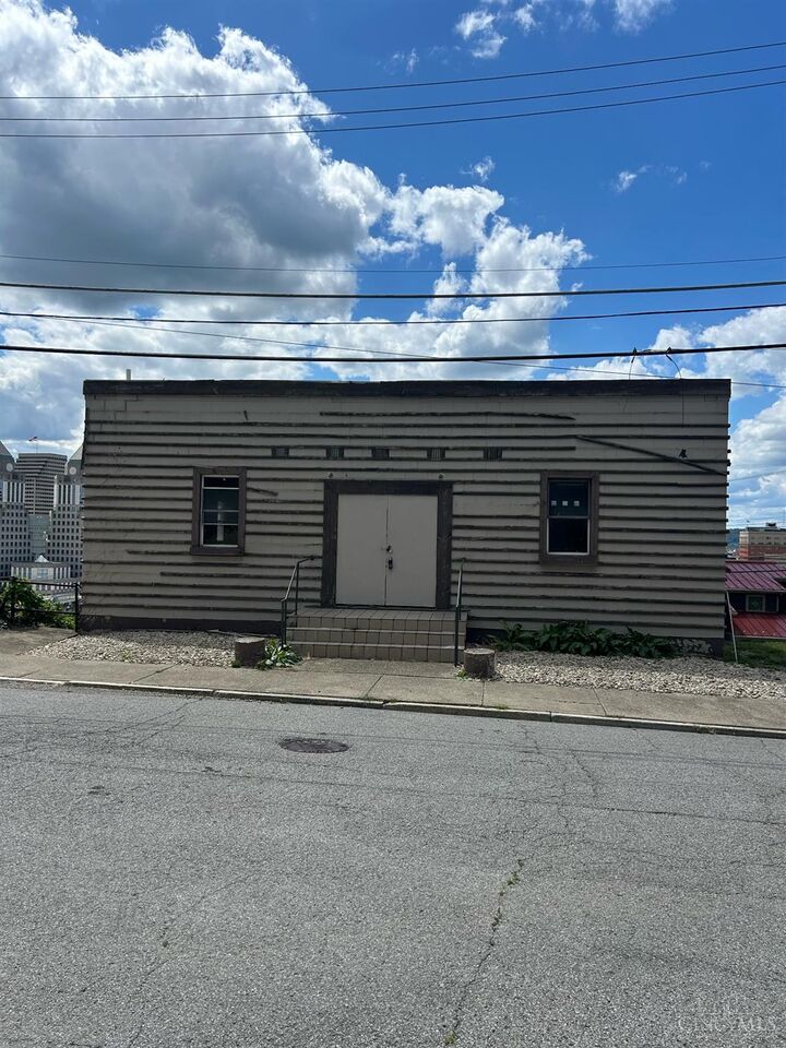 Property Photo: 429 Oregon Street OH 45202
