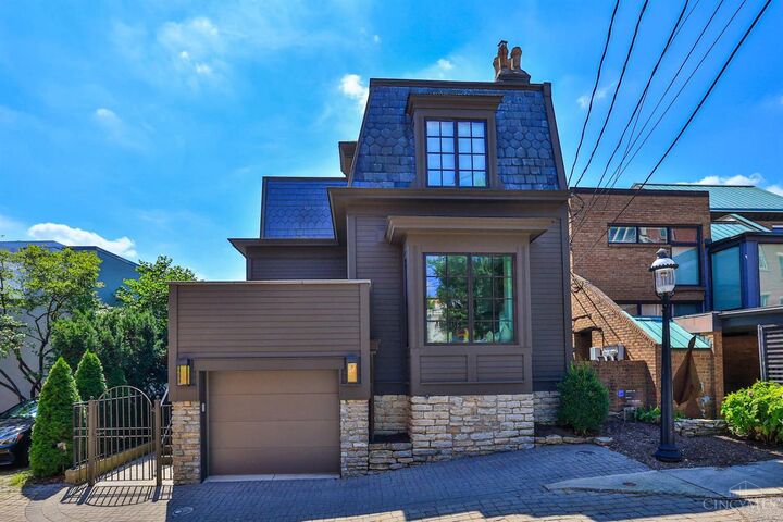 Property Photo: 909 Riverview Place OH 45202