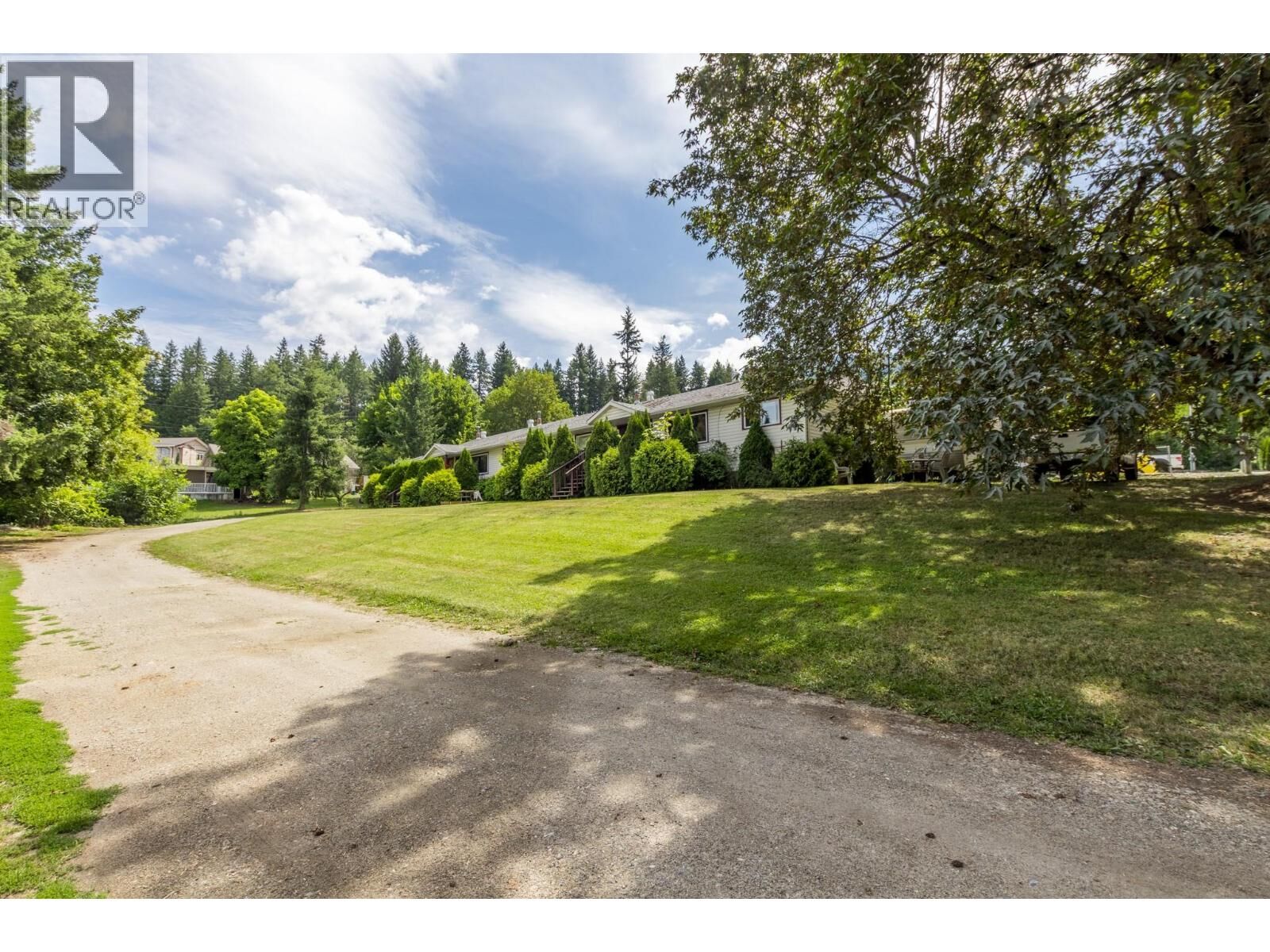 Photo de la propriété: 1120 Shuswap Street Southeast BC V1E 1G2
