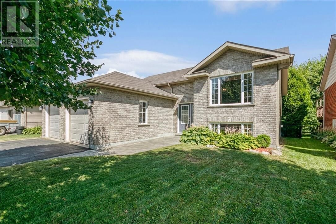 Property Photo: 10 Mulberry ON P3Y 0A1