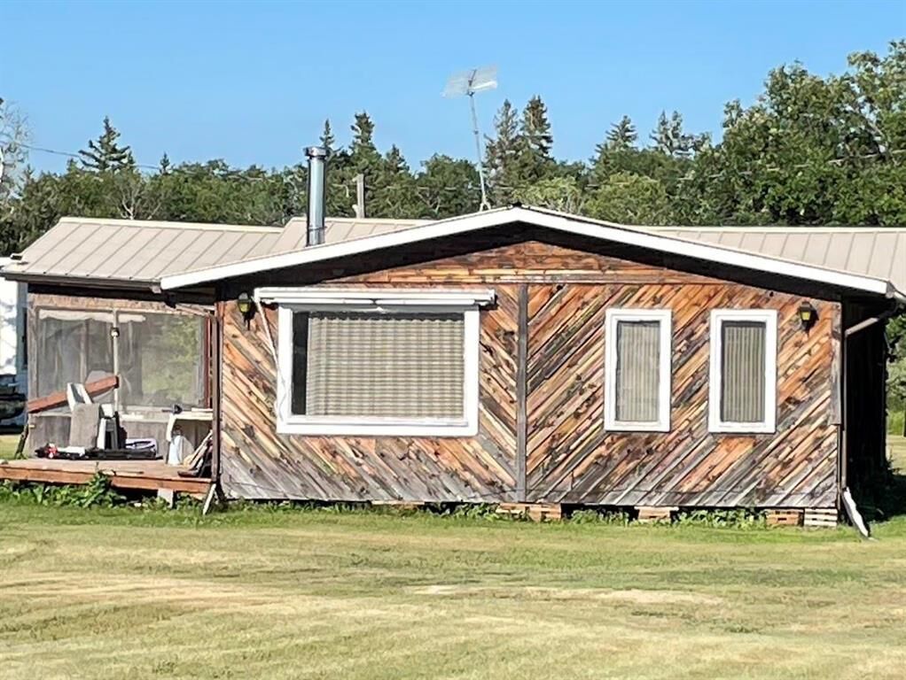 Property Photo:  6 McCraery Drive  MB R0L 2C0 