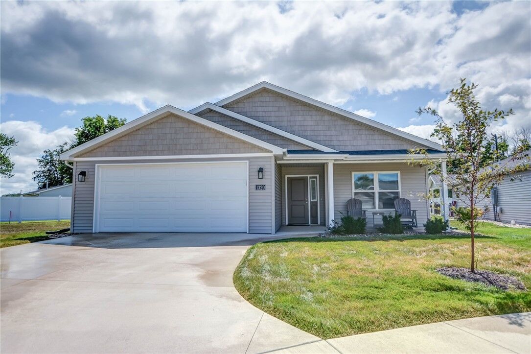 Property Photo: 1320 Shea Court IL 62549