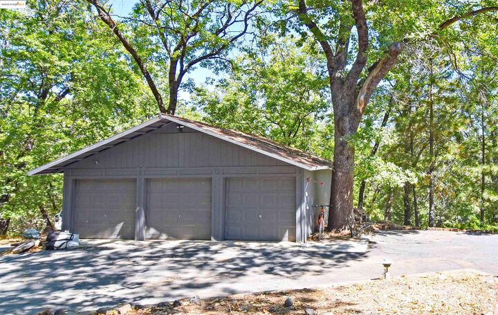Property Photo: 21754 Ferrari Rd CA 95370