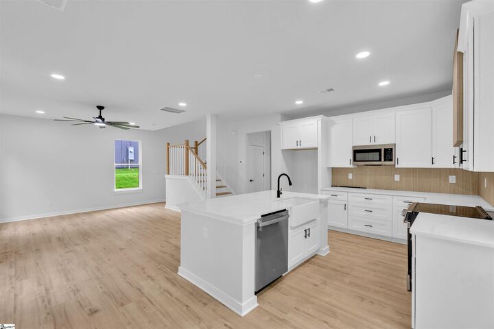 Property Photo: 320 W Caroline Street SC 29611
