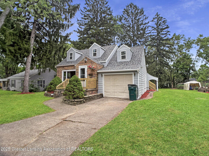 Property Photo: 115 E Potter Avenue MI 48910