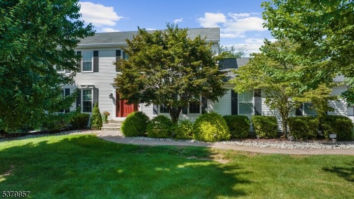 Property Photo:  6 Twin Pointe Rd  NJ 08822 