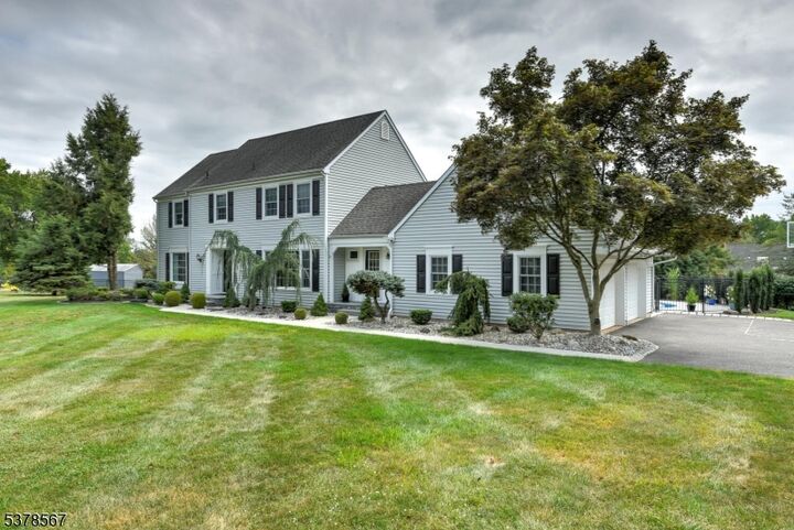 Property Photo: 9 Settlers Ct NJ 08853