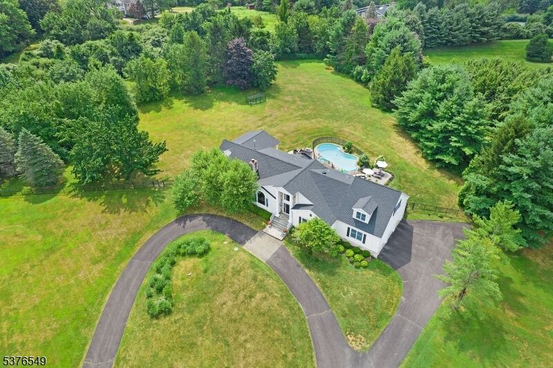 Property Photo:  18 Kerby Ln  NJ 07945 