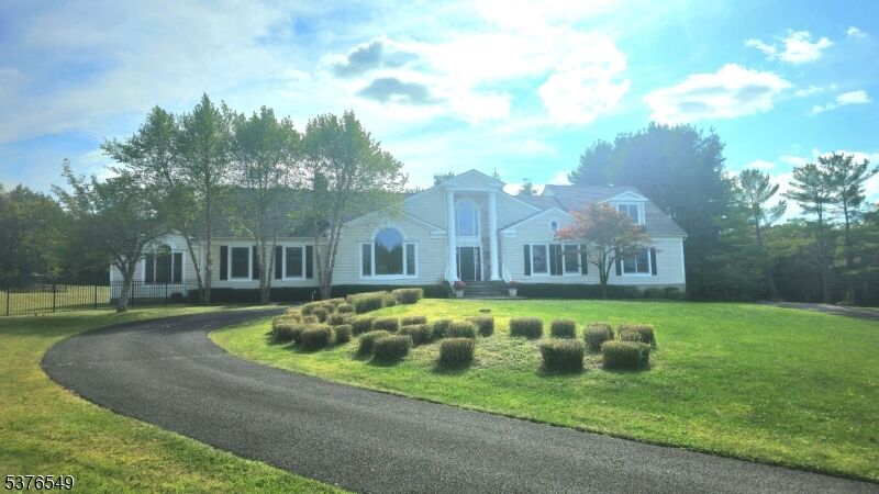 Property Photo:  18 Kerby Ln  NJ 07945 