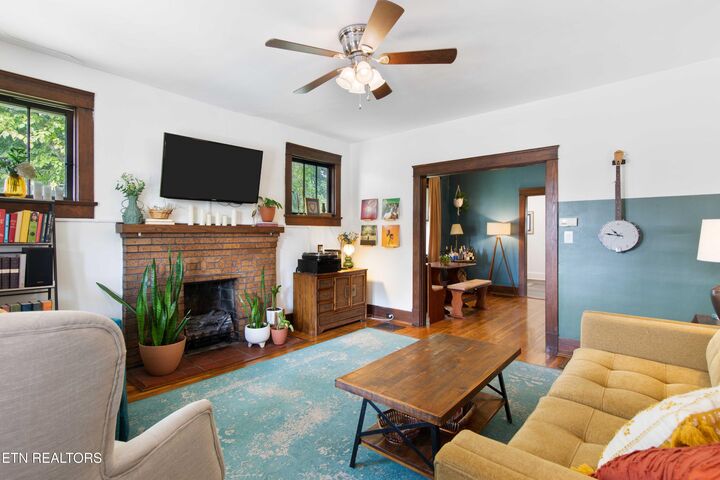 Property Photo:  305 E Emerald Ave  TN 37917 