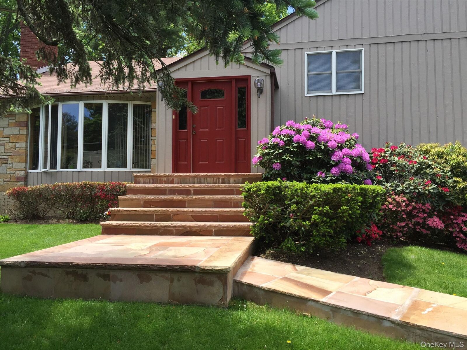 Property Photo:  185 Pinewood Road  NY 10530 