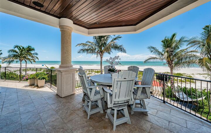 Property Photo: 17824 Lee Avenue FL 33708