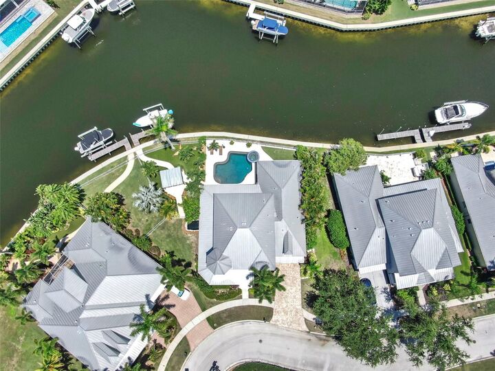 Property Photo:  627 Mirabay Boulevard  FL 33572 