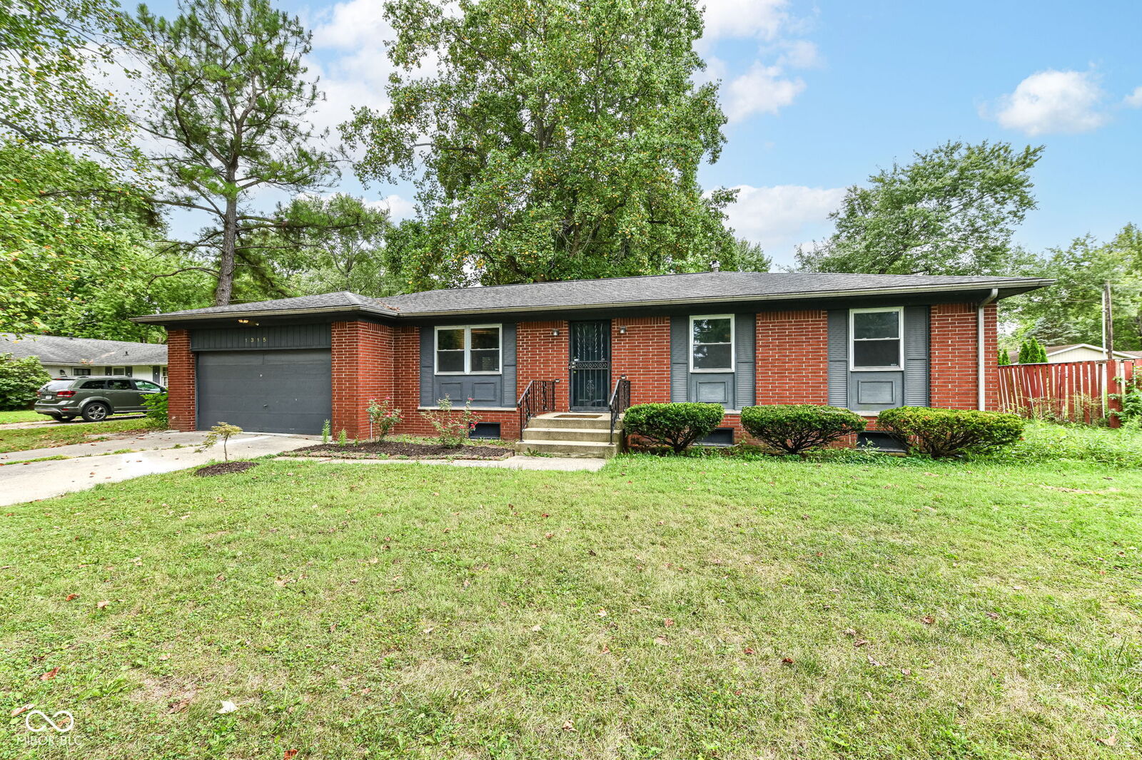 Property Photo:  1315 W 81st Street  IN 46260 