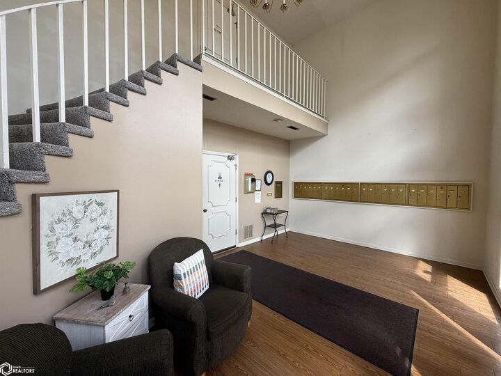 Property Photo: 514 E Olive Street 203 IA 50158