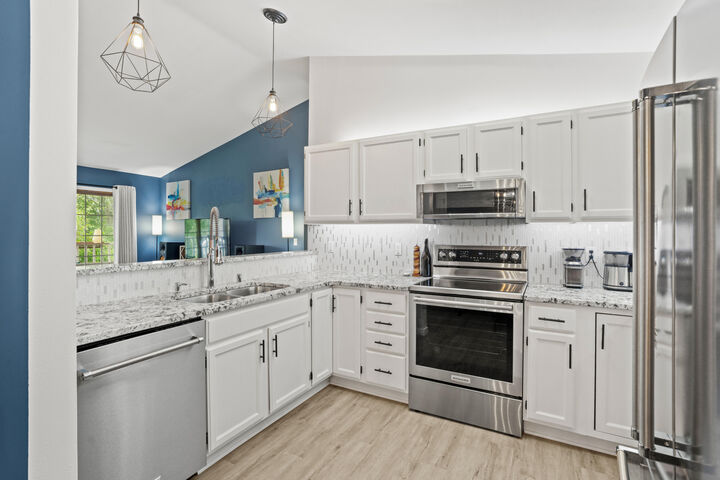 Property Photo: 160 Bur Oak Ln C WI 53024