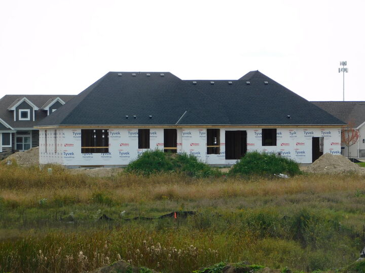 Property Photo:  1012 Candleberry Ln  WI 53024 