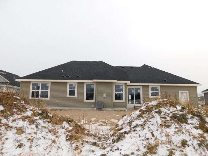 Property Photo:  1012 Candleberry Ln  WI 53024 