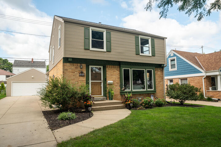 Property Photo: 171 N 89th St WI 53226